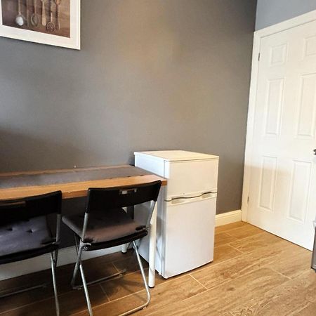 Shirley Apartments, Cozy Studio, Self Check In, 10 Min Drive To City Centre, Walking To Redbridge Train Station Саутгемптон Экстерьер фото