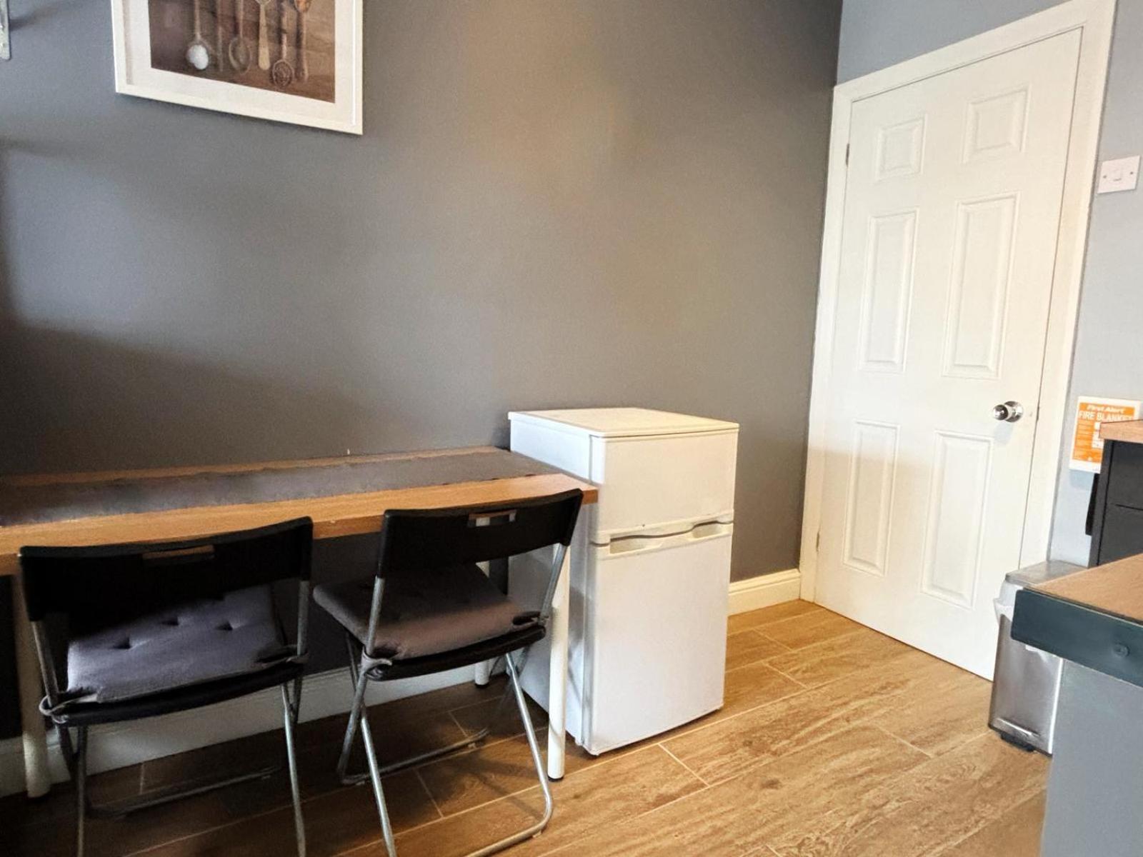 Shirley Apartments, Cozy Studio, Self Check In, 10 Min Drive To City Centre, Walking To Redbridge Train Station Саутгемптон Экстерьер фото
